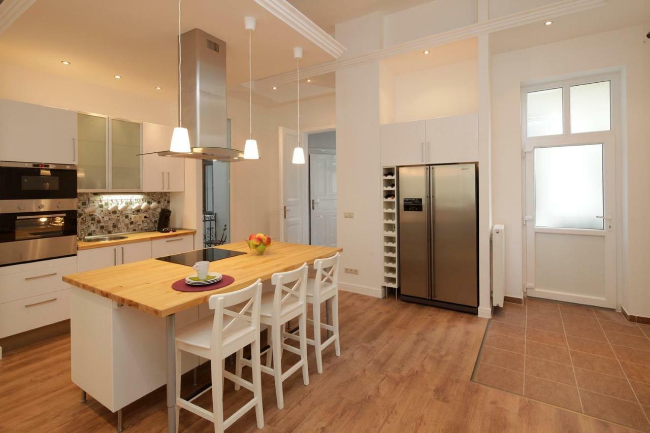 Urban Haven - 3 Beds, 3 Baths, Free Parking, Near Central Market Будапешт Экстерьер фото