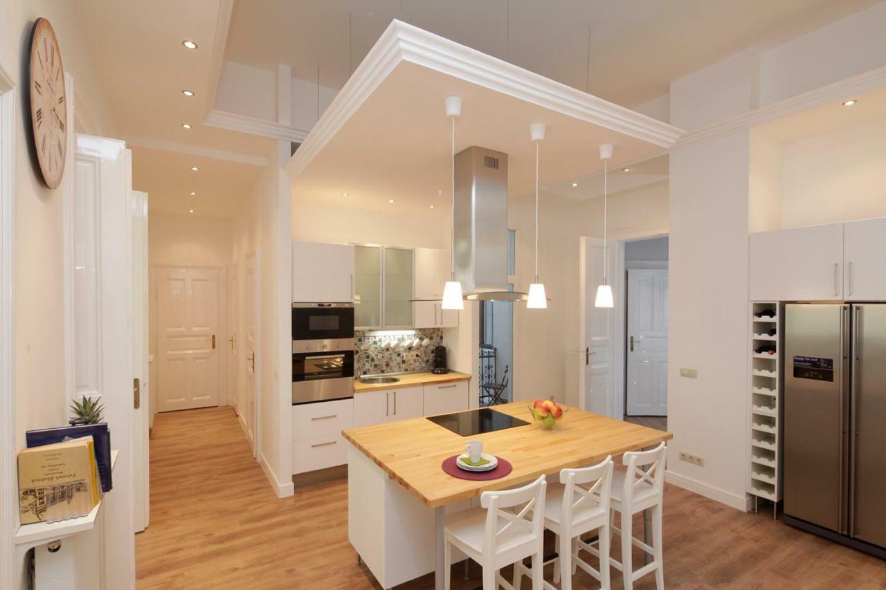 Urban Haven - 3 Beds, 3 Baths, Free Parking, Near Central Market Будапешт Экстерьер фото