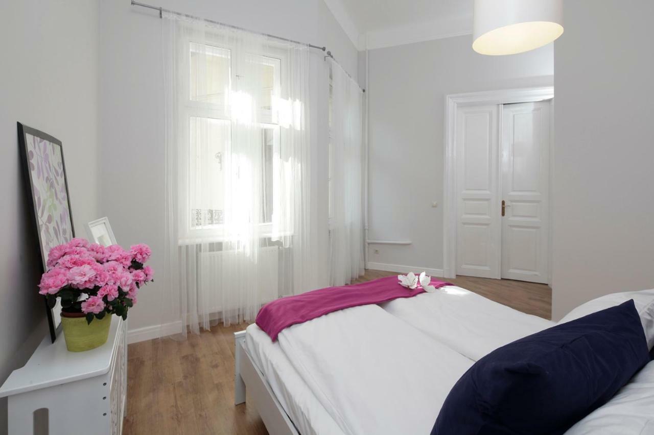 Urban Haven - 3 Beds, 3 Baths, Free Parking, Near Central Market Будапешт Экстерьер фото