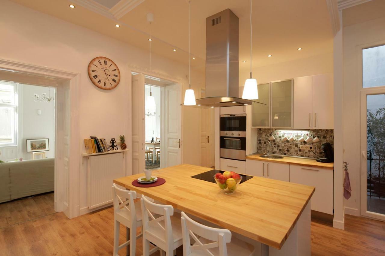 Urban Haven - 3 Beds, 3 Baths, Free Parking, Near Central Market Будапешт Экстерьер фото