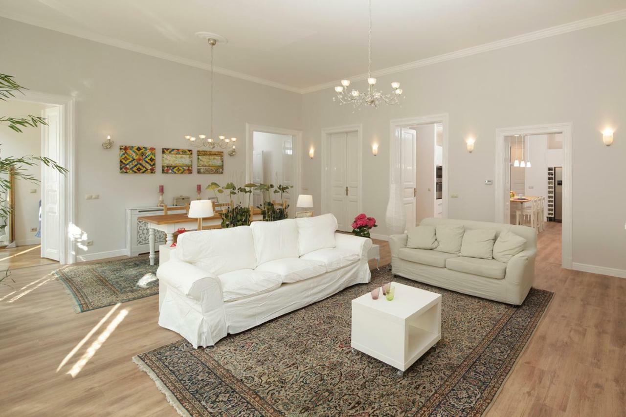 Urban Haven - 3 Beds, 3 Baths, Free Parking, Near Central Market Будапешт Экстерьер фото