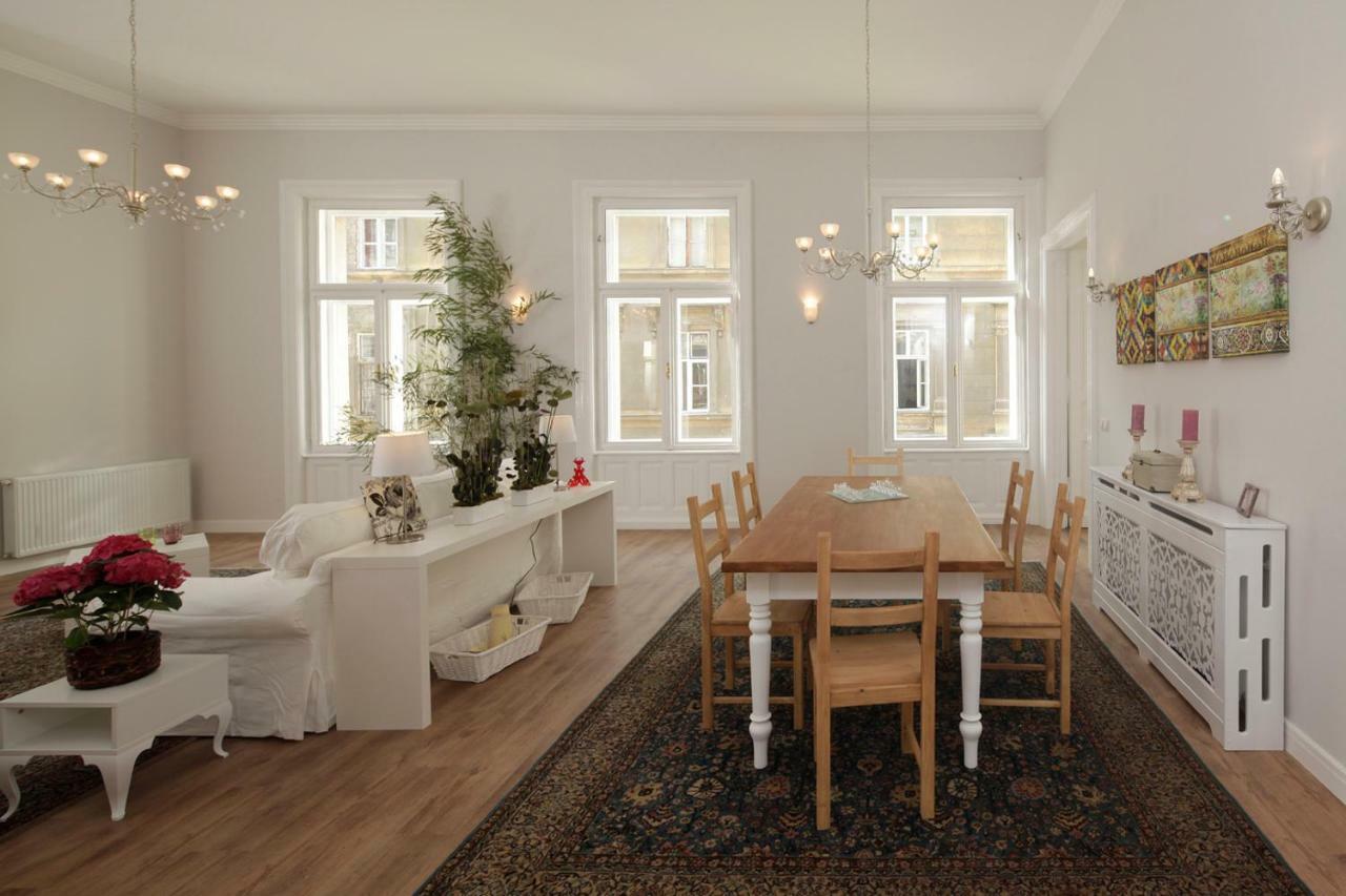 Urban Haven - 3 Beds, 3 Baths, Free Parking, Near Central Market Будапешт Экстерьер фото