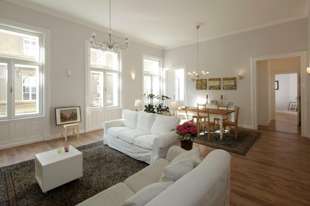 Urban Haven - 3 Beds, 3 Baths, Free Parking, Near Central Market Будапешт Экстерьер фото