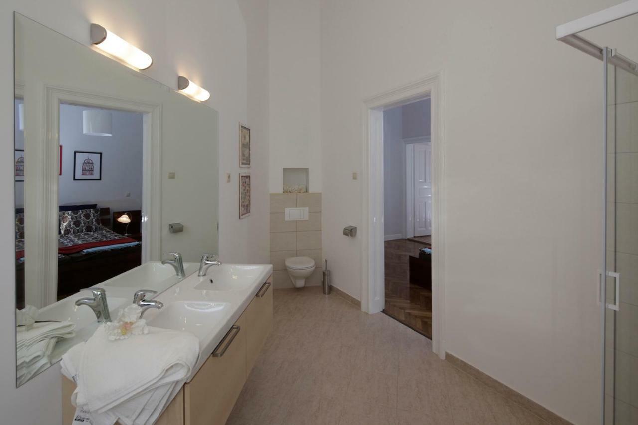 Urban Haven - 3 Beds, 3 Baths, Free Parking, Near Central Market Будапешт Экстерьер фото
