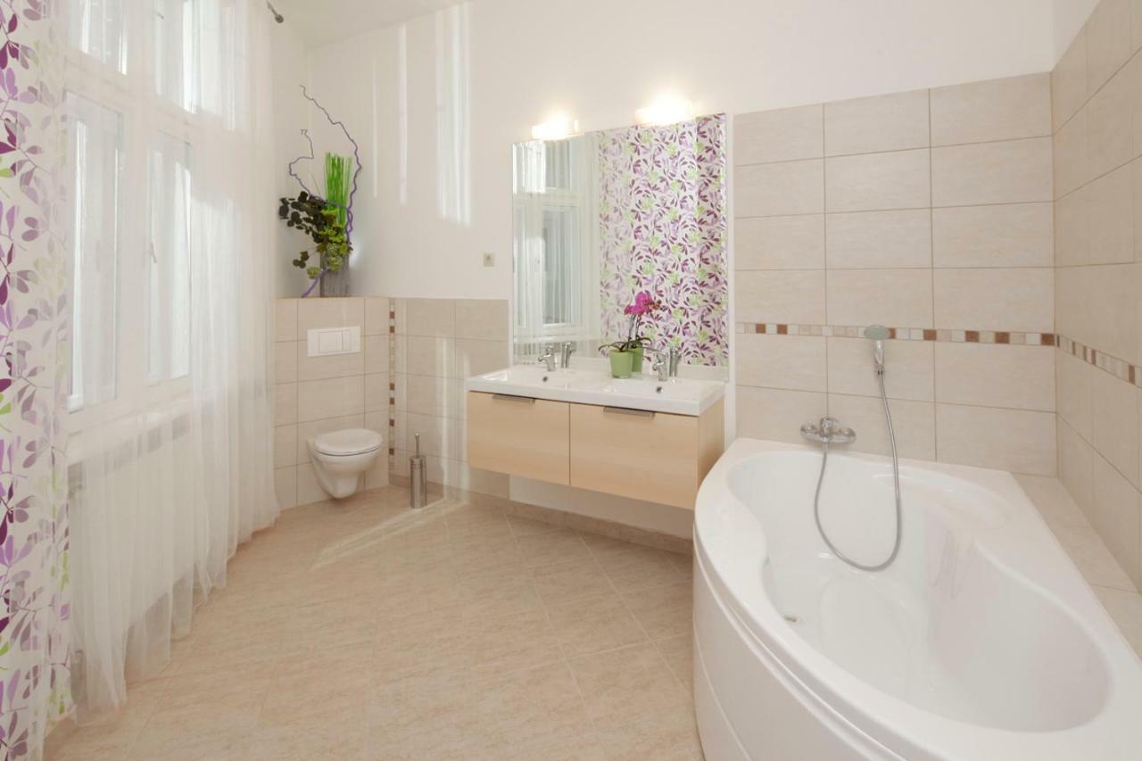 Urban Haven - 3 Beds, 3 Baths, Free Parking, Near Central Market Будапешт Экстерьер фото